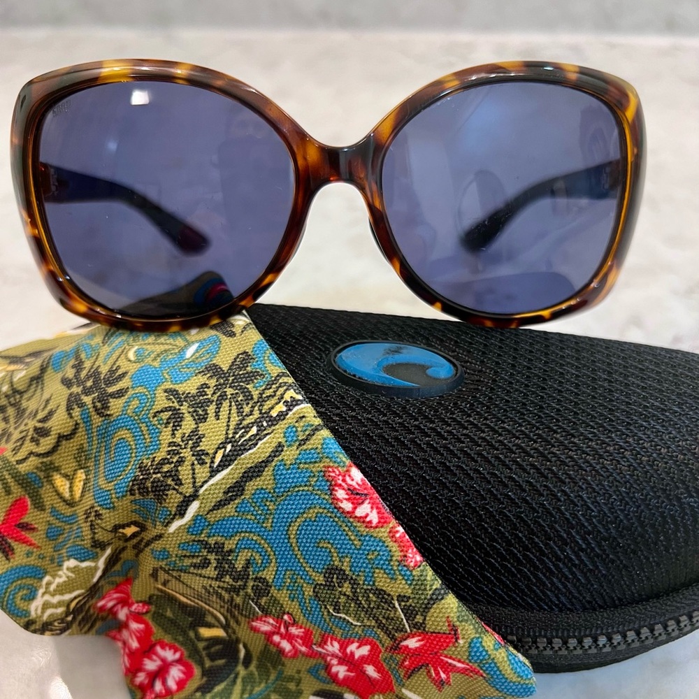 Costa Sea Fan 580P Polarized Sunglasses - Women's. Tortoise